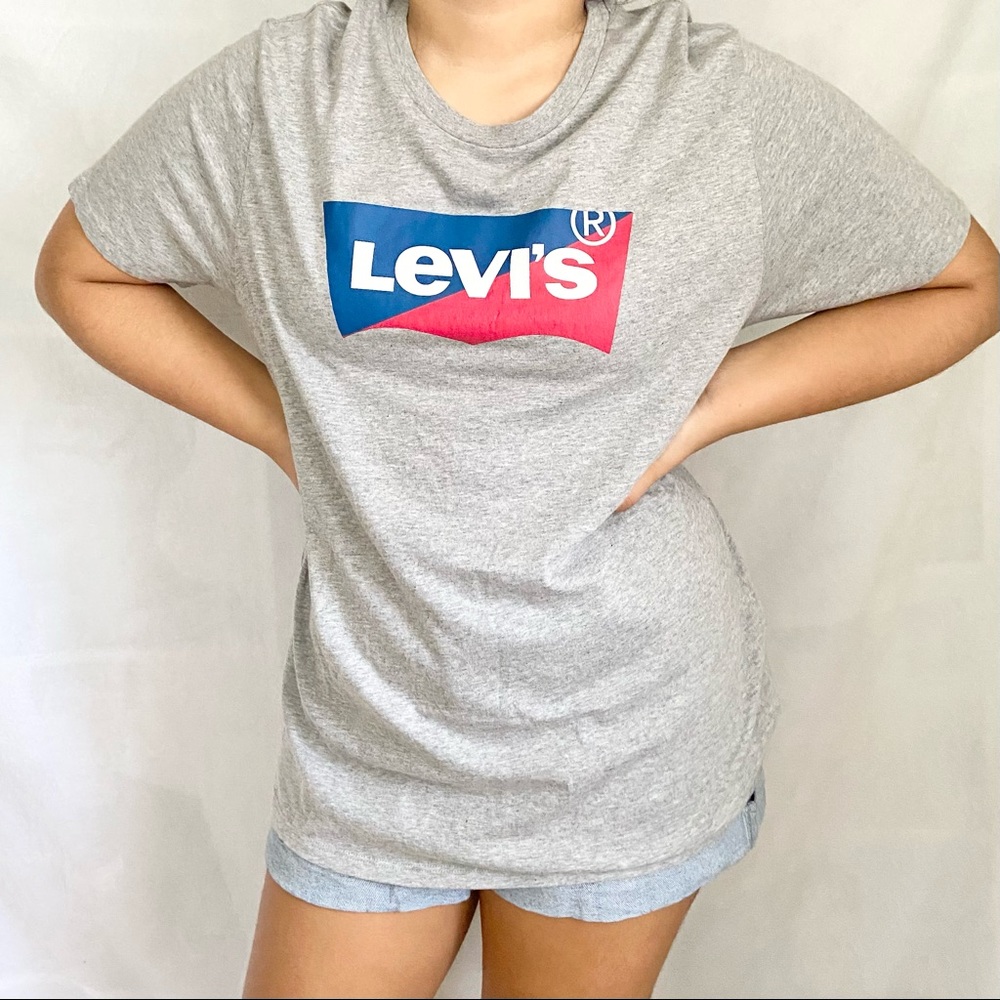 Levi’s Graphic Tee